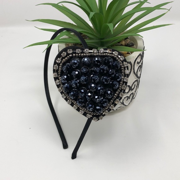 Fashion Accessory - Picture 4 of 4